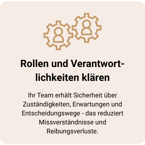 Grafik mit Zahnrädern und Text „Rollen und Verantwortlichkeiten klären“ – Teamstruktur verbessern
